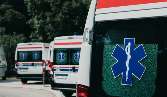 鄂尔多斯救护车转运病人过路高速收费吗？